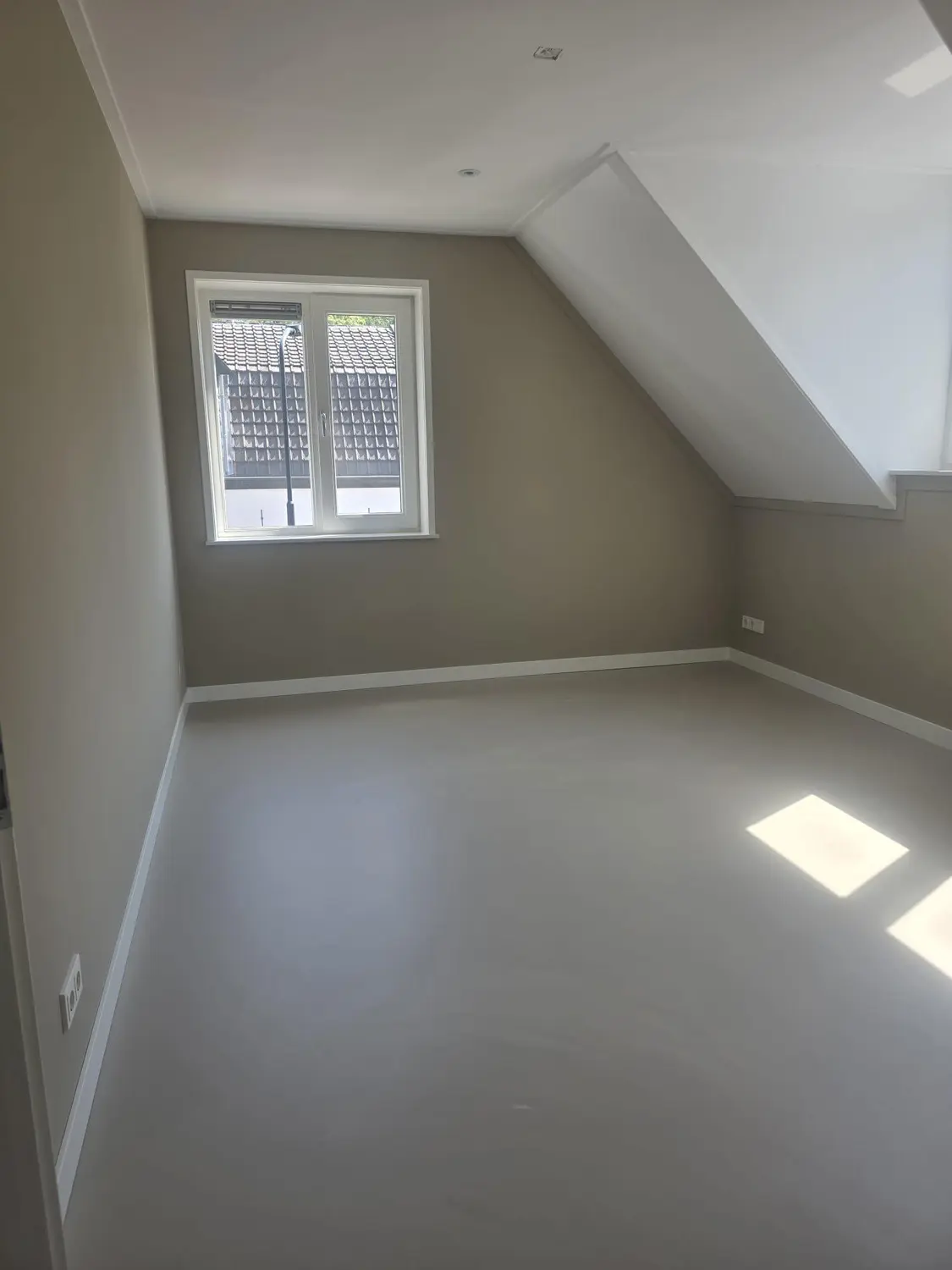 Een consequente plintlijn door de complete woning, detail 1